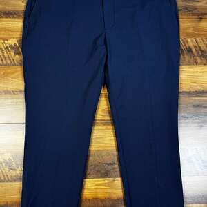 Vineyard Vines Men's On-The-Go Performance Pants in Blue Blazer